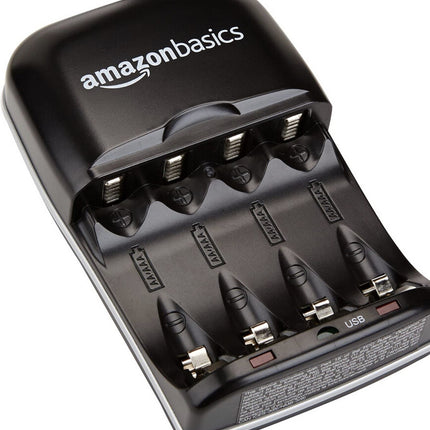 شاحن بطاريات Amazon Basics لبطاريات AA و AAA نيكل-ميتال هيدريد (Ni-MH) مع منفذ USB